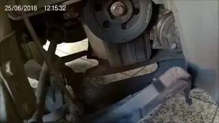 Substituição da correia de acessórios e rolamento da polia esticadora Honda Fit 2007