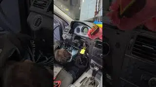 steering wheel lock problem on Mercedes benz #automobile #mechanic #toyotalandcruiser