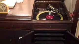 HARRY RESER OKEH SYNCOPATORS - I WISH I COULD SHIMMY LIKE MY SISTER KATE - ROARING 20'S VICTROLA.MP4