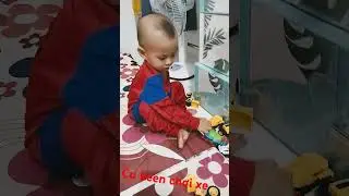 cu keen chơi xe đ&oacute; c&aacute;c bạn