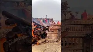 Manikarnika Ghat 🤔 The pyre never goes out here #manikarnika