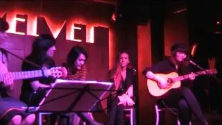 Mar&iacute;a Blanco - A solas (by Sari)