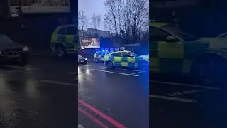 Live Queens road peckham stabbing at bus stop fifthteen year old kid injured not life treating.