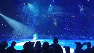 Coronation day - Elsa freezes Arondale #frozen #Disney_on_ice