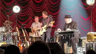 Tonight The Bottle Let Me Down Merle Haggard Vince Gill Atlanta Fox Theater 8/28/2022