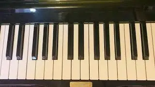 How to play “We Will Rock You” - the quickest tutorial ever!