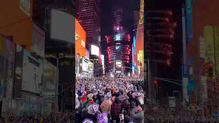 The Final 60 Seconds of New Year&rsquo;s Eve in Times Square. Happy New Year 🥳🥂💞