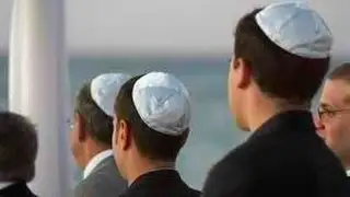 Jews Yamaka is ROMAN not Jewish