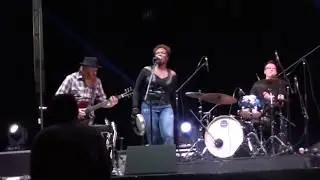 Dione Taylor & the Backsliderz