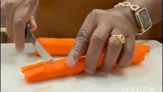 How to Make Carrot Juice/with a twisted