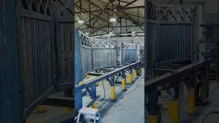 Falttor aus Polen #zaunauspolen #moderne #tor #metallbau #falttor #zaun  #toranlage #construction