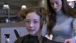 Zusjes knippen haar af voor goed doel