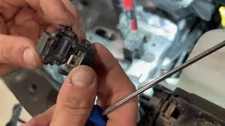 2012 ￼Toyota Quick-Connect AC Line Release ￼