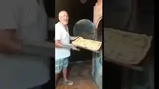 Se&ntilde;or se quema con la pizza 