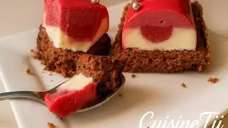 Mini bûche mousse fruits rouges et mousse vanille