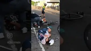 Crit Crash #bike #bicycle #cycling #gravelrace #mtb #criteriumrace #bikecrashing
