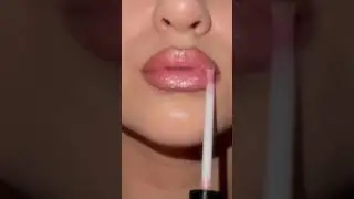 Beautiful glosses From Mac Cosmetics in the shades Rags to Riches & Sugarrimmed 👄✨