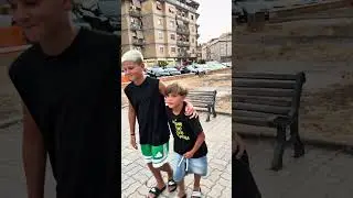 MANI IN ALTO