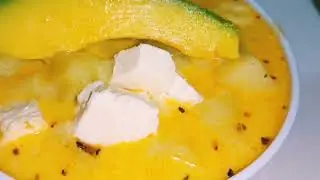 Ecuadorian Potato Locro / Delights of Fatima