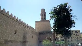 جامع الحاكم بأمر الله بشارع المعز بالقاهرة