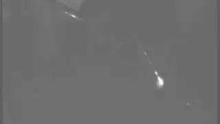 Falling Meteor fireball caught on tape