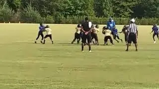 J Rocc #15 left side DE pass rusher 💪🏿7yrs old