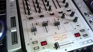 DJ  knela