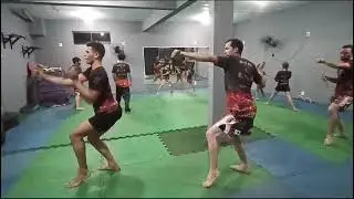 Kati com punhal estilo tigre e o Drag&atilde;o