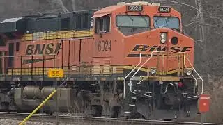 [4K] A BNSF GRAINER notches up passing an EB signal for a train! 