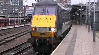 East Coast DVT No. 82217 departs Leeds with horn