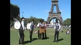 Organilleros y Chicnchineros Lizana en Gira por Europa París