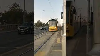 Siemens Combino &eacute;rkezik a Petőfi h&iacute;d budai h&iacute;dfőj&eacute;hez #budapest #bkv #combino #siemens