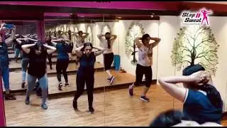 Knee High Crunch ( Step n Sweat Fitness Studio )