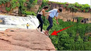 Jumping from the Hill for the  Random Girl //By Sumit Cool dubey #Prank #Prayagraj #UttarPradesh