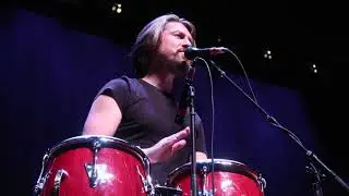Hanson - MMMBop (String Theory) (Live Minneapolis, MN)