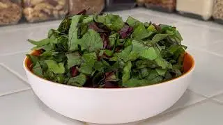 Easy Saut&eacute;ed Beet Leaves