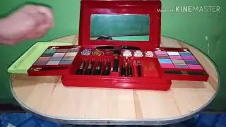 UNBOXING DELUXE MAKEUP KIT & BRUSHES