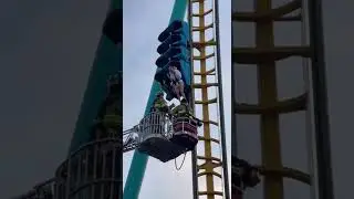 Firefighters Rescue Woman Stuck on Roller Coaster &ndash; Emotional Moment Captured at Amusement Park