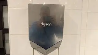 Dyson Airblade V HU02 @ IHG Crowne Plaza Hotel in Stratford-upon-Avon 🚹