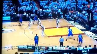 Kevin Durant crosses Lebron