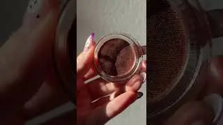 👁️✨ Illuminate Your Eyes with Our Cream Eyeshadow! ✨👁️