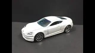 Hot Wheels Aston Martin DBS 1:64
