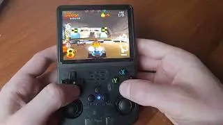R36S Retro Handheld Game Console | Crash Bandicoot Team Racing | Gameplay (No Commentary)