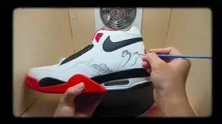 Hand-painted edge on these kicks.