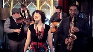 Avalon Jazz Band - Moon Over New Orleans