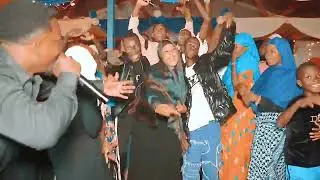 Showgi noloshey waato Pochal king ft m.g boy(official video)