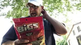 Bigs Sizzlin&rsquo; Bacon Sunflower Seeds (w) J&D&rsquo;s Original Bacon Salt # The Beer Review Guy