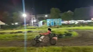 Bermain di pasar malam simpang lima gumul 