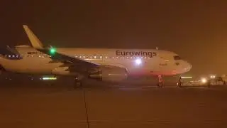 Flughafen Zürich bei Nacht und Nebel
