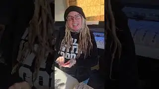 Заказ можно оформить на сайте TheMynesDesigns.com